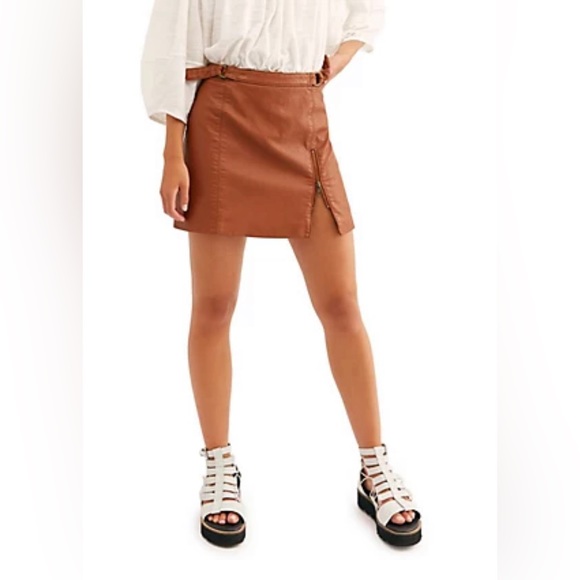 Free People Midnight Magic Mini Skirt Faux Leather Skirt Brown Cognac Size 4 - Picture 2 of 7